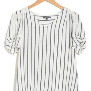 Adrianna Papell Printed V-neck Ruched Sleeve Pebble Crepe Top